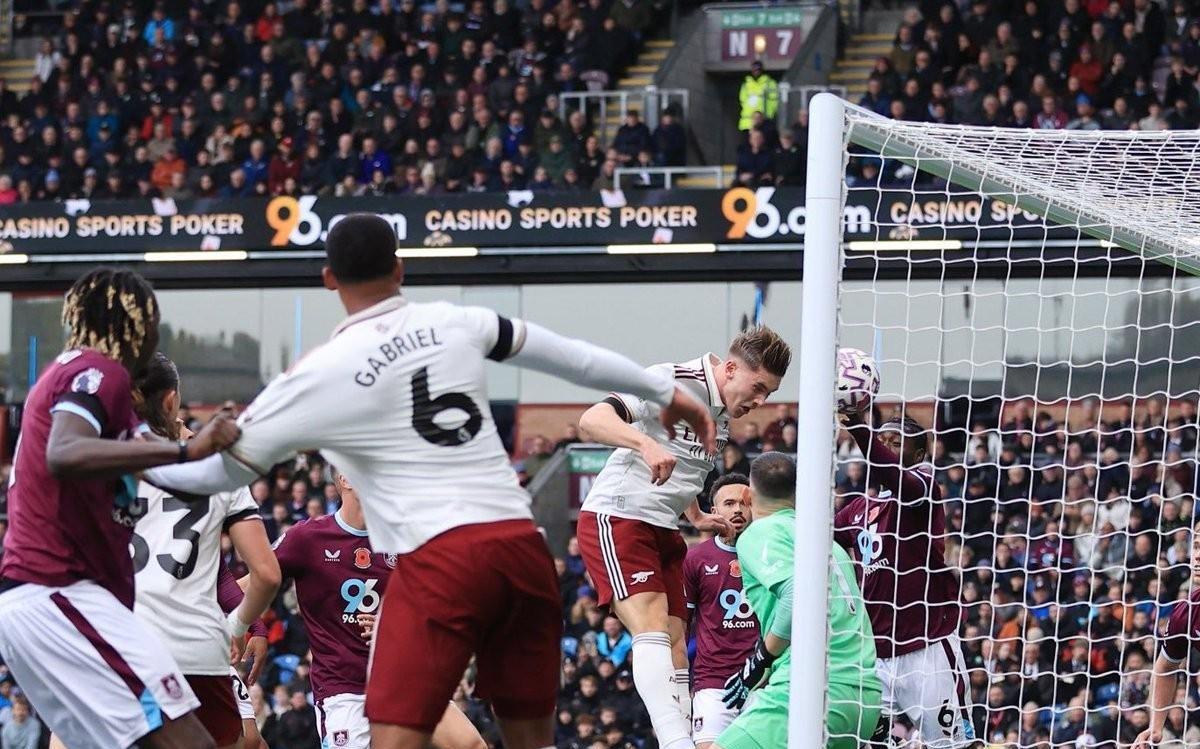 加布里埃尔英超生涯已直接参与21球,为同期中卫最多