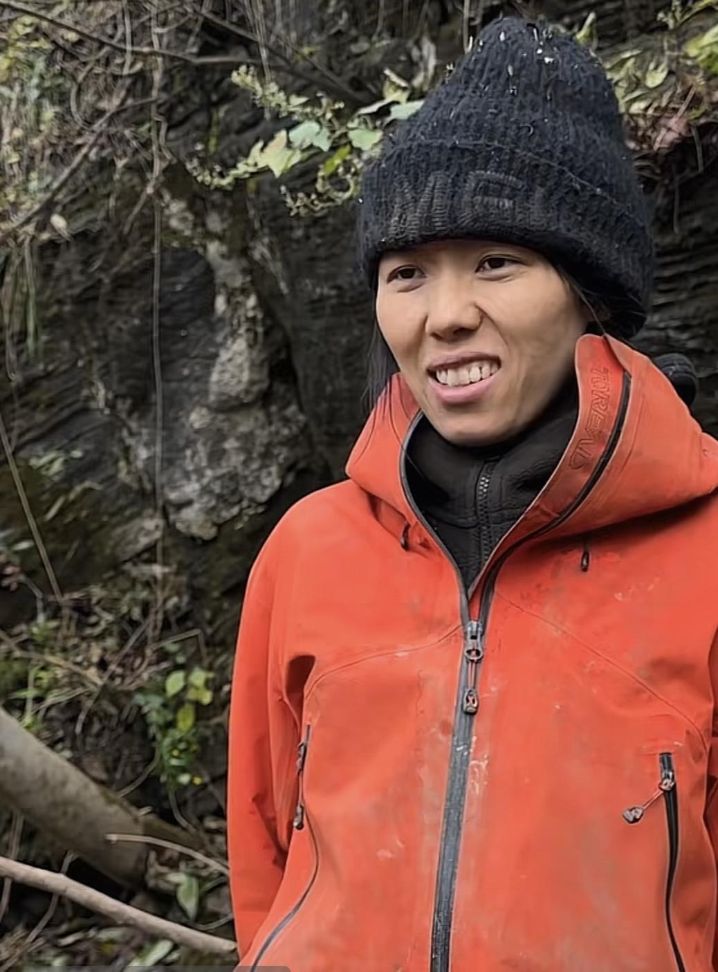 张家界荒野求生赛唯一女选手退赛！赛事方称其营养不良体重轻