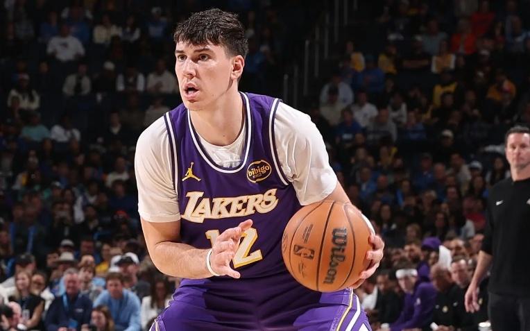 再次打出灾难级表现!再这样下去湖人都不敢用这位侧翼新援了