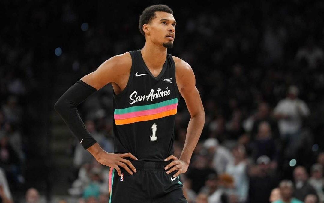 遗憾，文班亚马和卡斯尔在负于勇士的比赛中创造了一项NBA历史