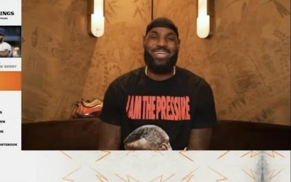詹姆斯：NBA停摆时海鹰队给我寄来球衣我曾认真考虑过加盟NFL