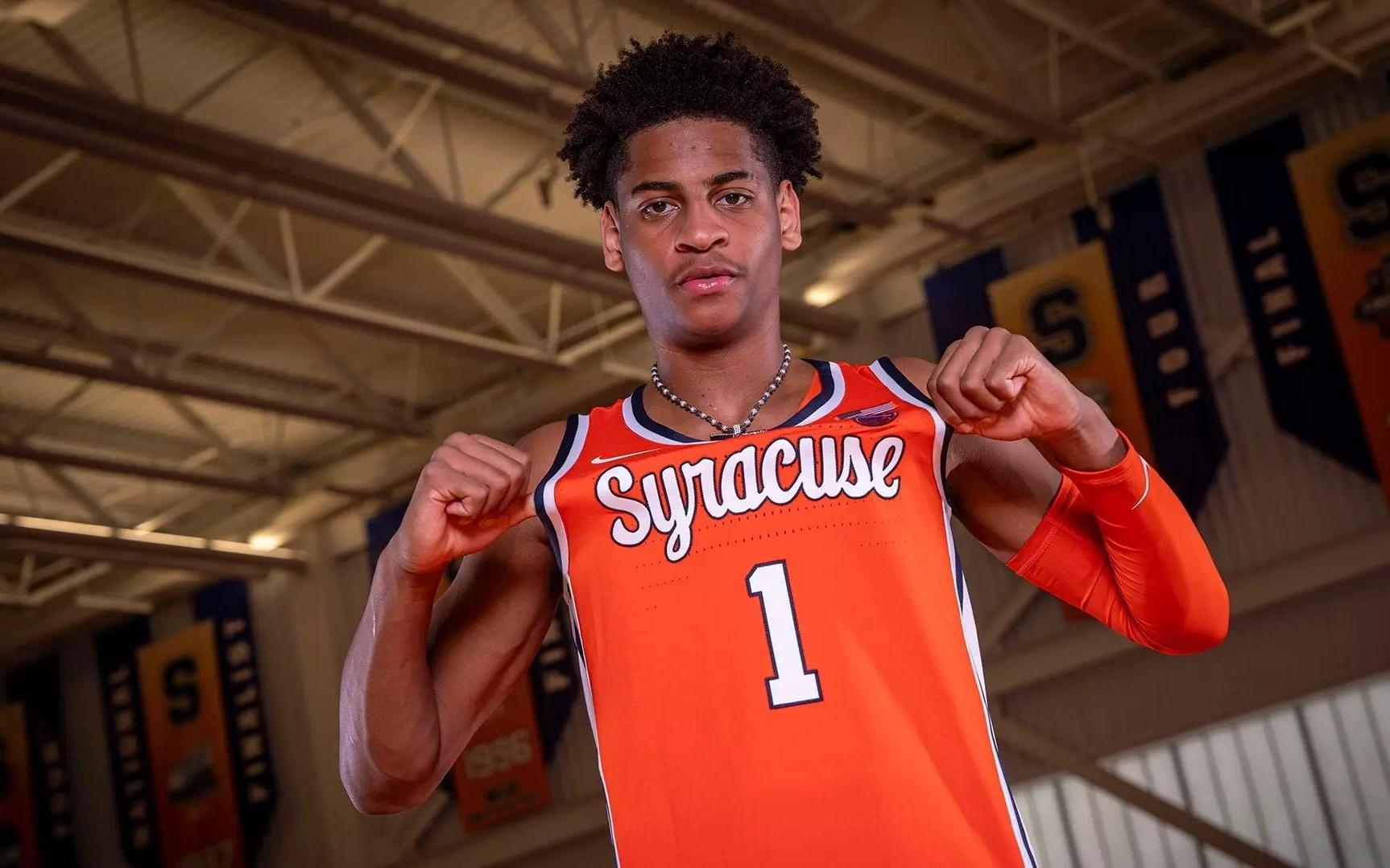 甜瓜儿子基扬安东尼首次在NCAA先发,出场29分钟11中8拿19分3板4助