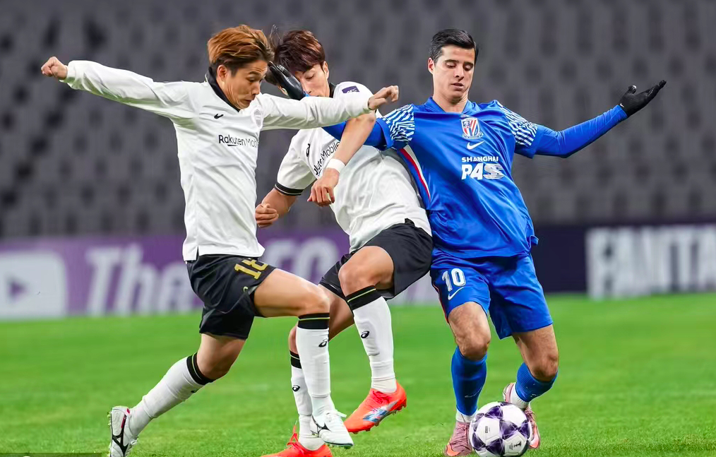 02！点球被扑+远射中框+3个进球被吹中超豪门主场惜败日本劲旅