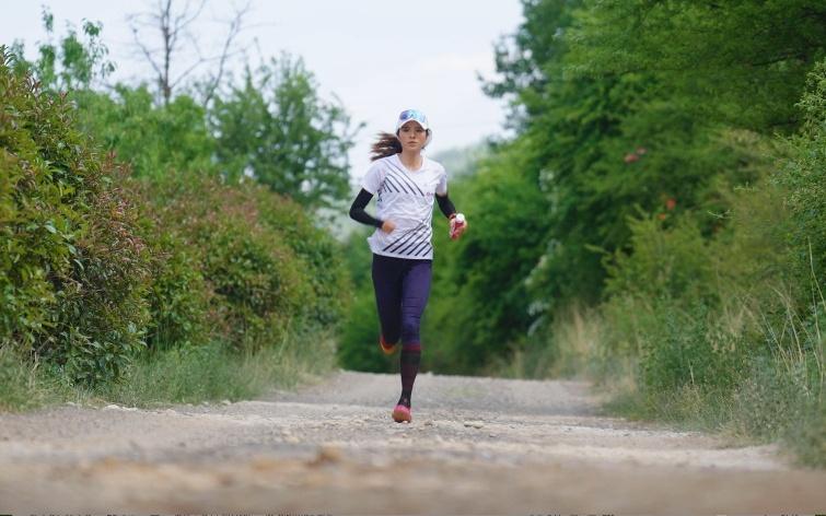 从UTMB三冠王到上马国内前三，姚妙“路野双修”魅力何在