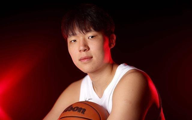 媒体日众生相：老骥伏枥的勇士，权利交接的湖人，幽默的杨瀚森