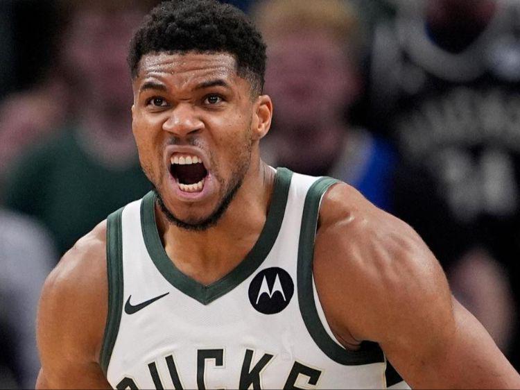 字母哥37+8+7创NBA历史第1神迹,雄鹿爆冷逆转尼克斯!唐斯12中2