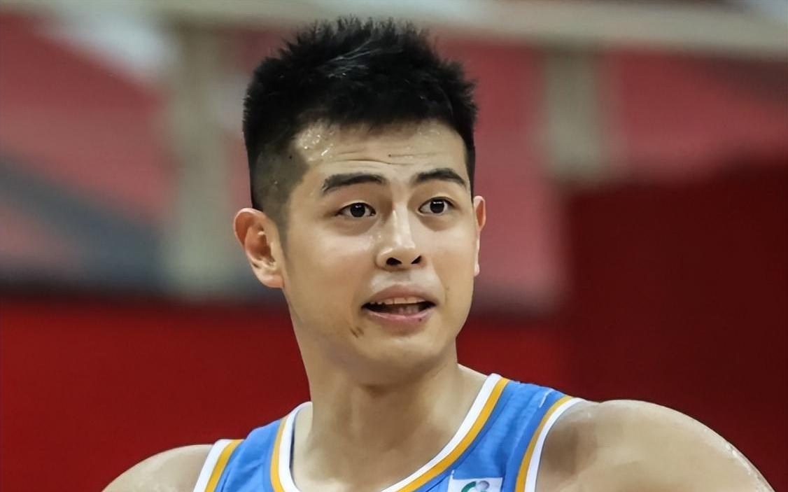 CBA奇葩一幕!35岁方硕、32岁翟晓川打潜力赛,令人啼笑皆非