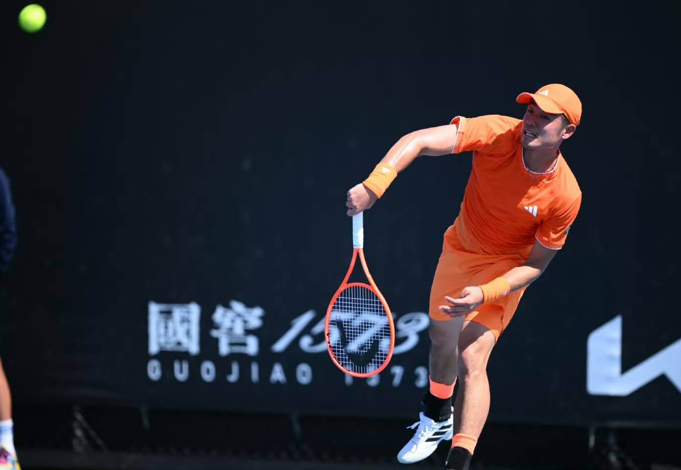 吴易昺迎开门红，感冒后又透露腿伤，调侃只记得下轮对手脱发严重