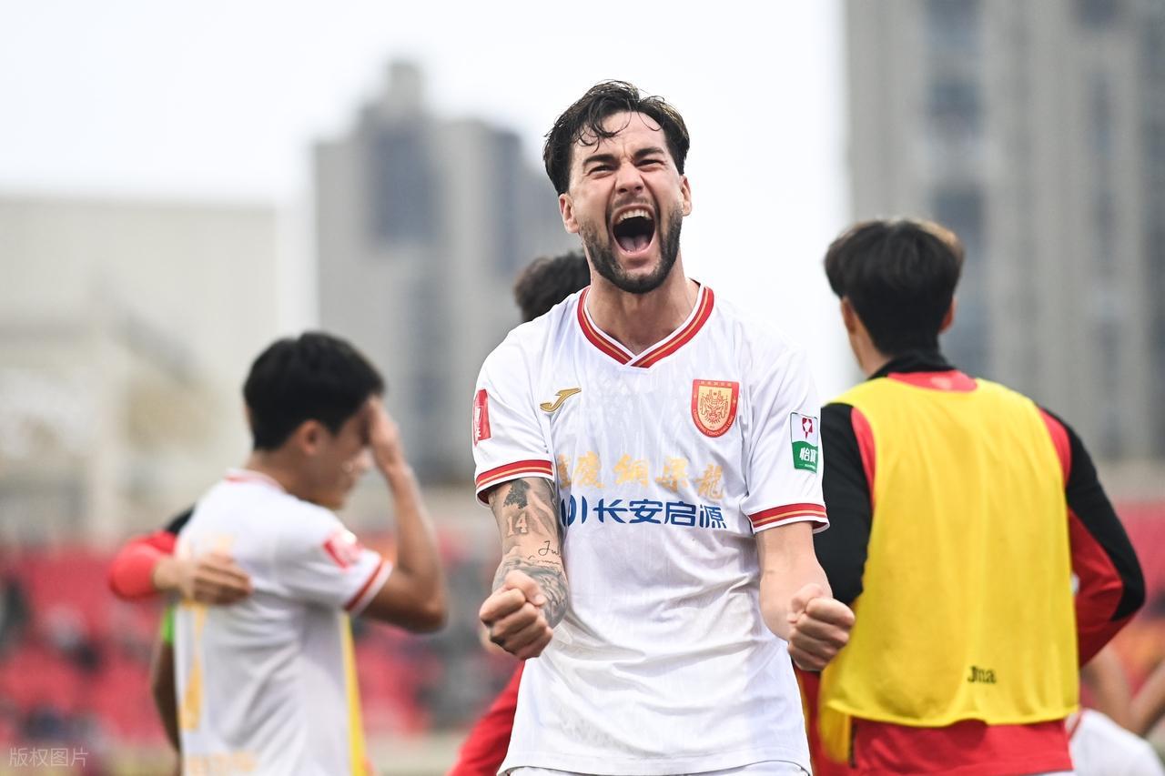 1264天的等待:重庆足球重返中超之路