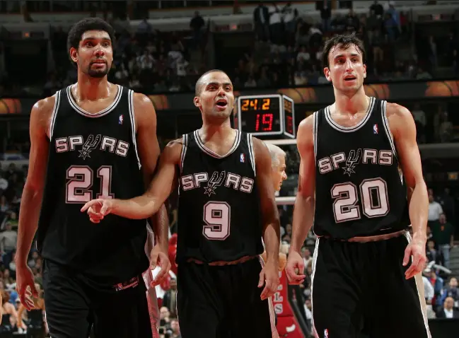 欲语泪先流，12月战绩9胜1负联盟第一，5年等待终闻战鼓回响