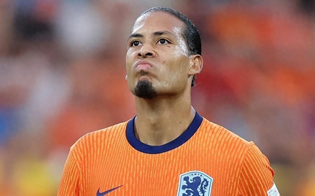 英媒：范戴克透露退出荷兰国家队的时间