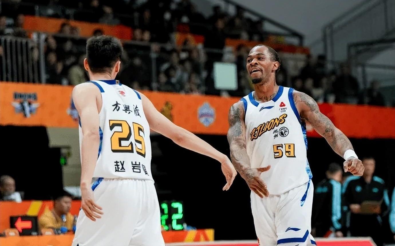 广厦10399青岛迎3喜1忧!2新外援太好用,赵嘉仁太准了!