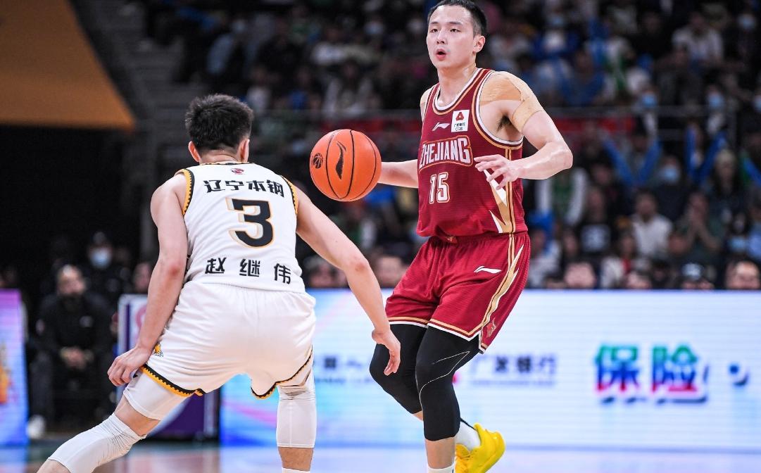 浙江男篮拒绝放人！王奕博加盟青岛男篮受阻，中国篮协或出面调解