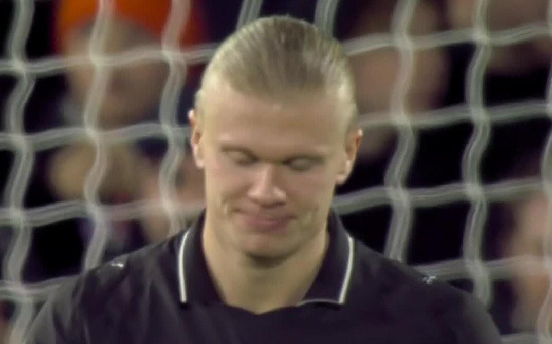 哈兰德自英超首秀以来13次中框,同期仅次于努涅斯和B费