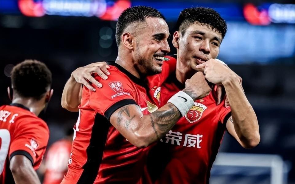 中超大结局:上海海港夺冠,法比奥荣膺金靴,梅州、亚泰降级