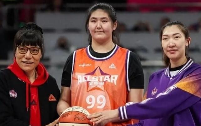 中國女籃迎來一大利好！三大中鋒全部無緣WCBA：宮魯鳴這下賺翻了