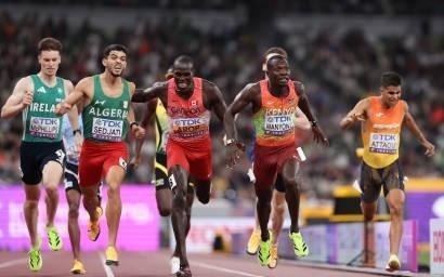 世锦赛男子800米：万永伊1分41秒86夺冠，六人打破赛会纪录