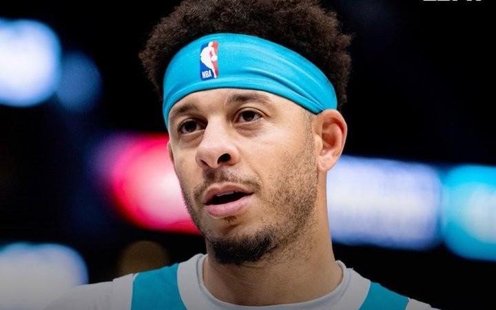 Shams：塞斯库里计划与周一与勇士签约至赛季结束