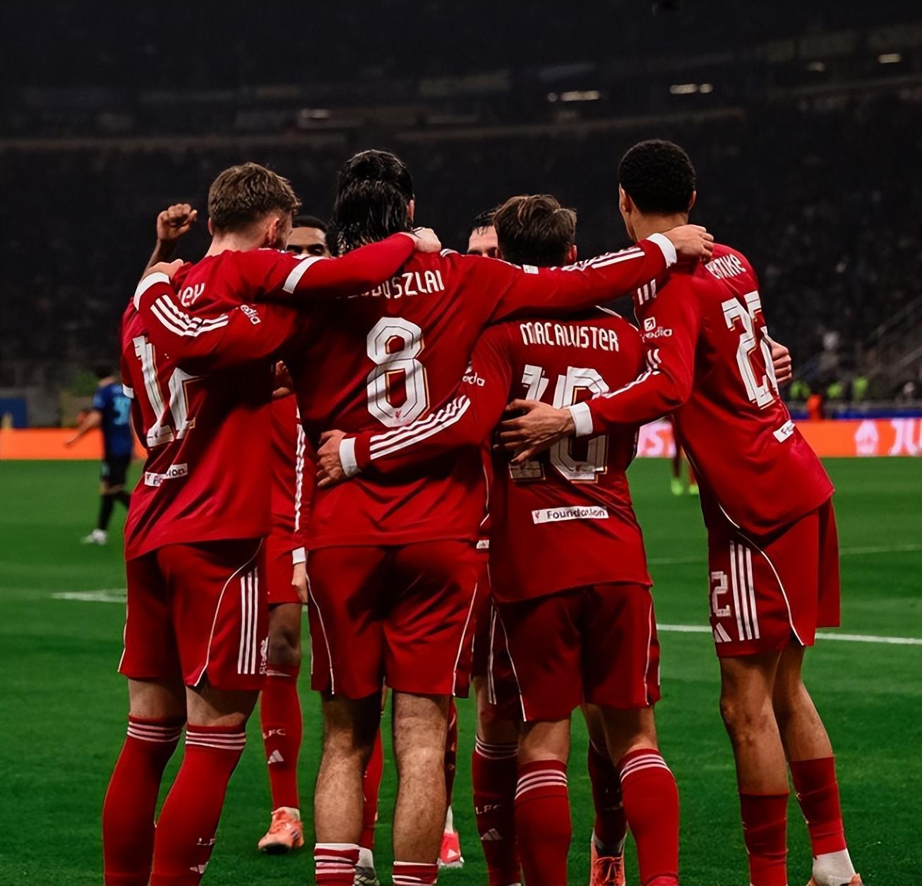 足坛悲喜夜!国米遇争议点球绝杀,拜仁巴萨皆逆转,切尔西又翻车