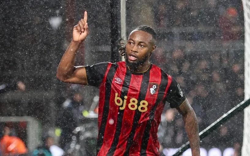 太阳报:吉安对塞梅尼奥进行了指导,并建议他不要急于转会