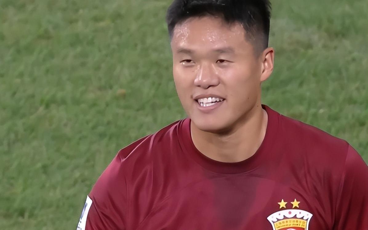 29轮仅出场2次，国脚级带刀后卫惨遭