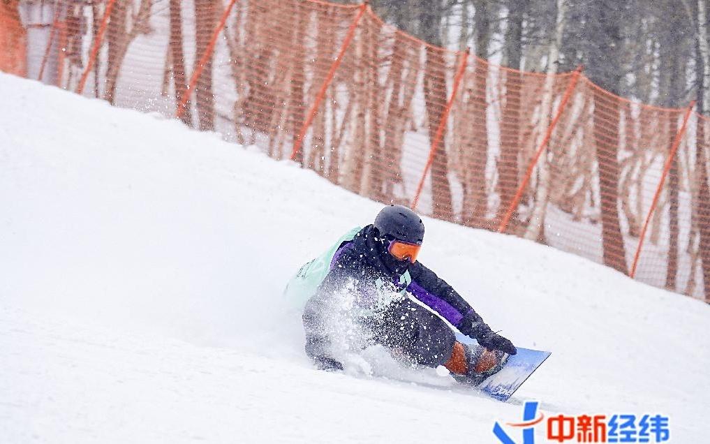 我在滑雪场“追着你拍”，日赚1000元