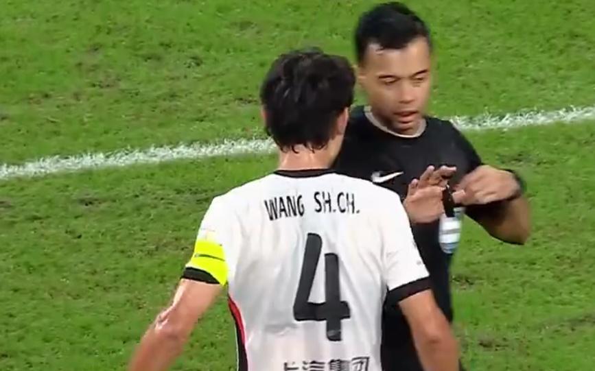 中超一夜变天：前3集体输球！国安海港申花惨败，成都占据榜首