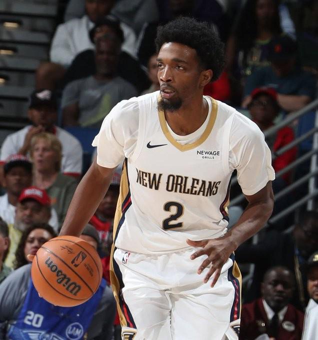 记者:湖人可用克内克特、克莱伯和2031年首轮换赫伯特琼斯