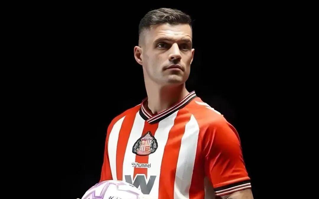 从枪手弃将到黑猫领袖!33岁扎卡英超重生记:那一脚世界波,憋了整整一年!