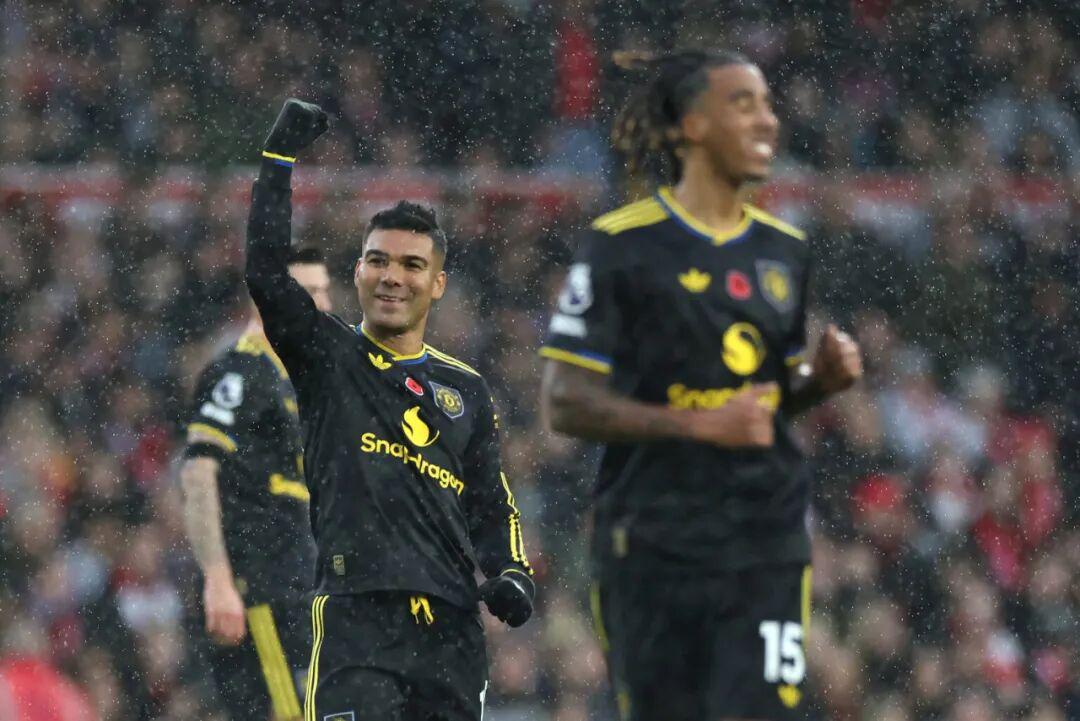 阿莫林变废为宝!两位老臣坐稳曼联首发他们一度面临清洗