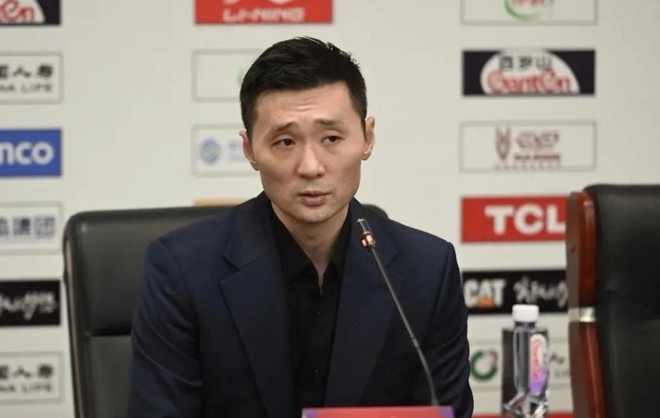 CBA尴尬一幕！新疆球迷致信俱乐部换