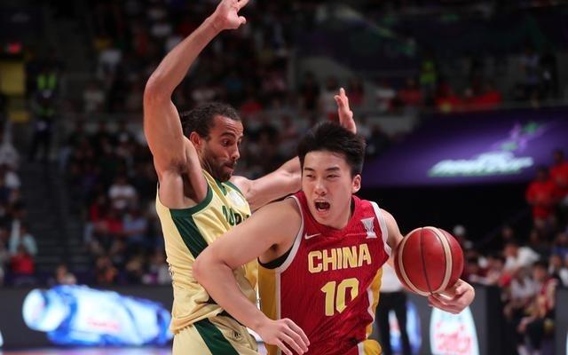 中国篮球也有了“海外兵团”的雏形！走出去，我们需要更高的天花板