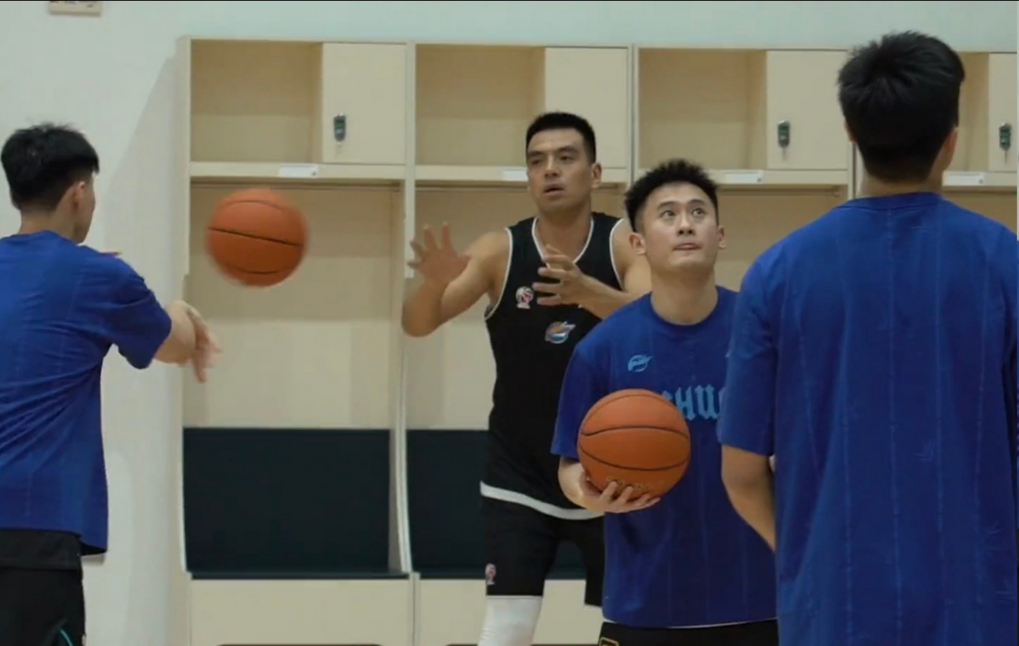 “苟活”一年四川或全华班参赛,沦落至陪练队成又一支八一男篮