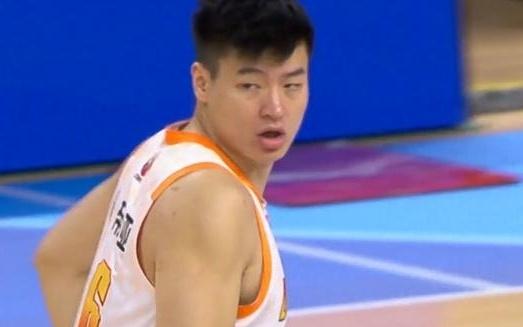 CBA杯赛奇葩一幕！江苏男篮内线马国栋单场罚球7中0颗粒无收