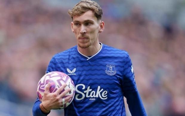 記者：維拉、森林、紐卡爭奪明夏合同到期的埃弗頓中場加納