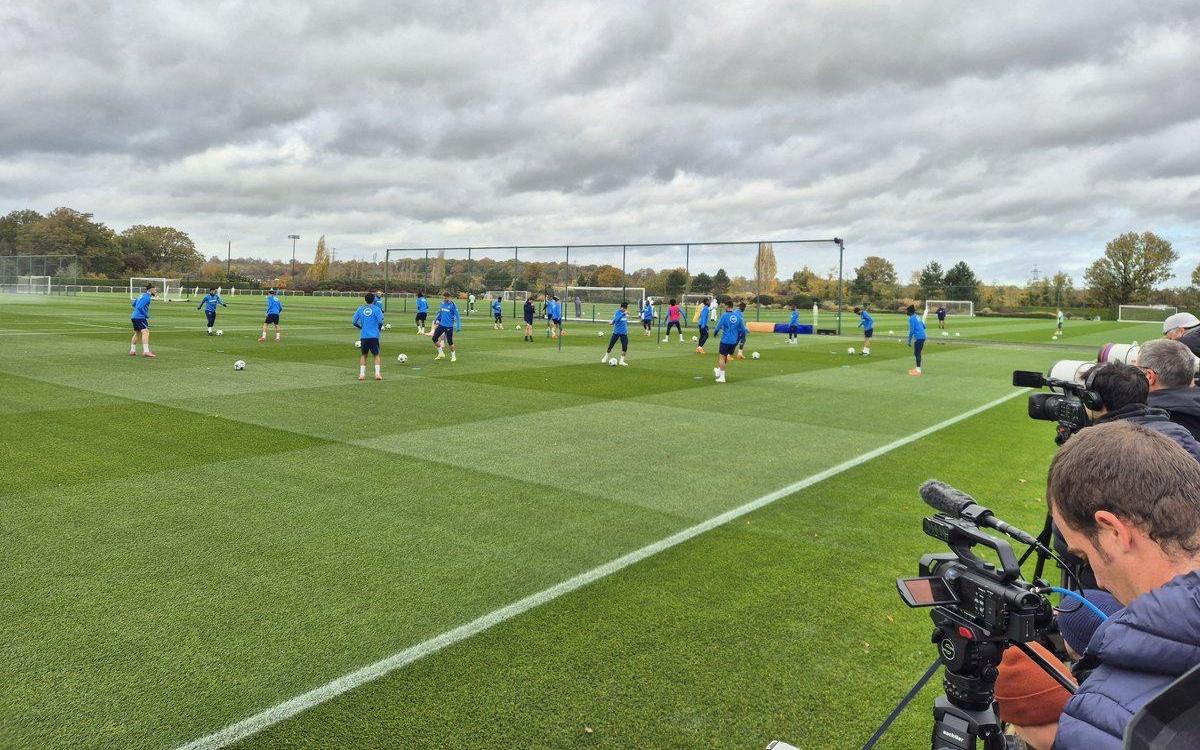 首席跟队:贝里瓦尔和斯彭斯都没有参加热刺今天的训练