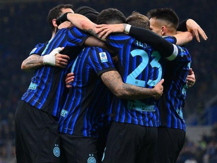 40！劳塔罗破意甲纪录，国米火力全开2场狂进9球，登顶意甲榜首