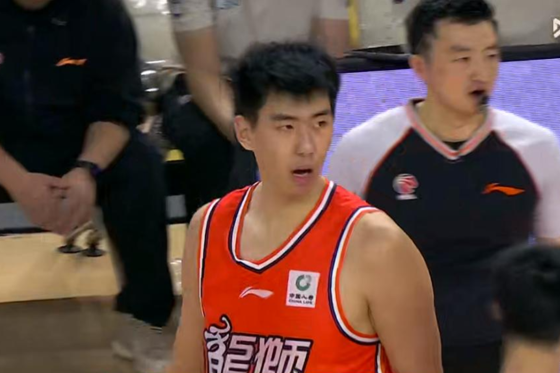 为何到广州队就爆发徐昕接受采访,直言杜锋战术用人有问题