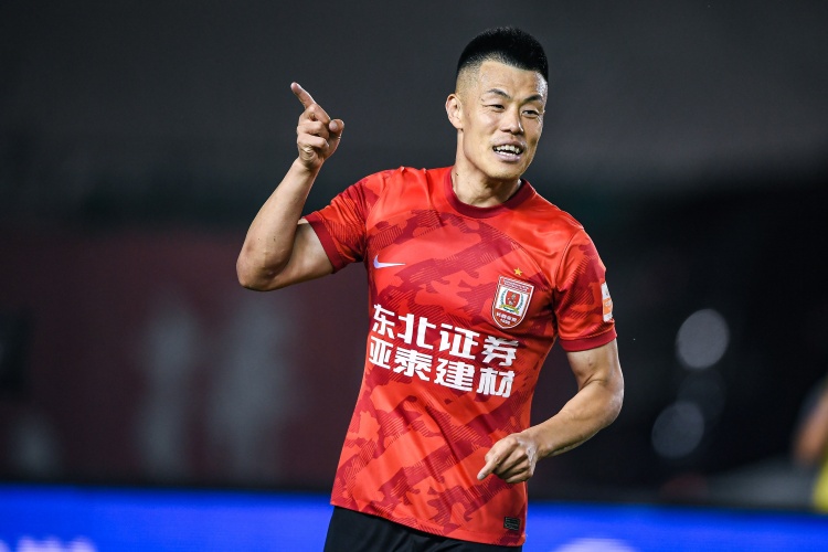 谭龙：球队低谷时更需要有人站出来保持身体状态的秘笈是自律