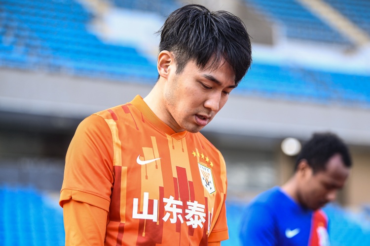 鲁媒：泰山对阵上海球队已7连败吴兴涵大概率无缘客战海港