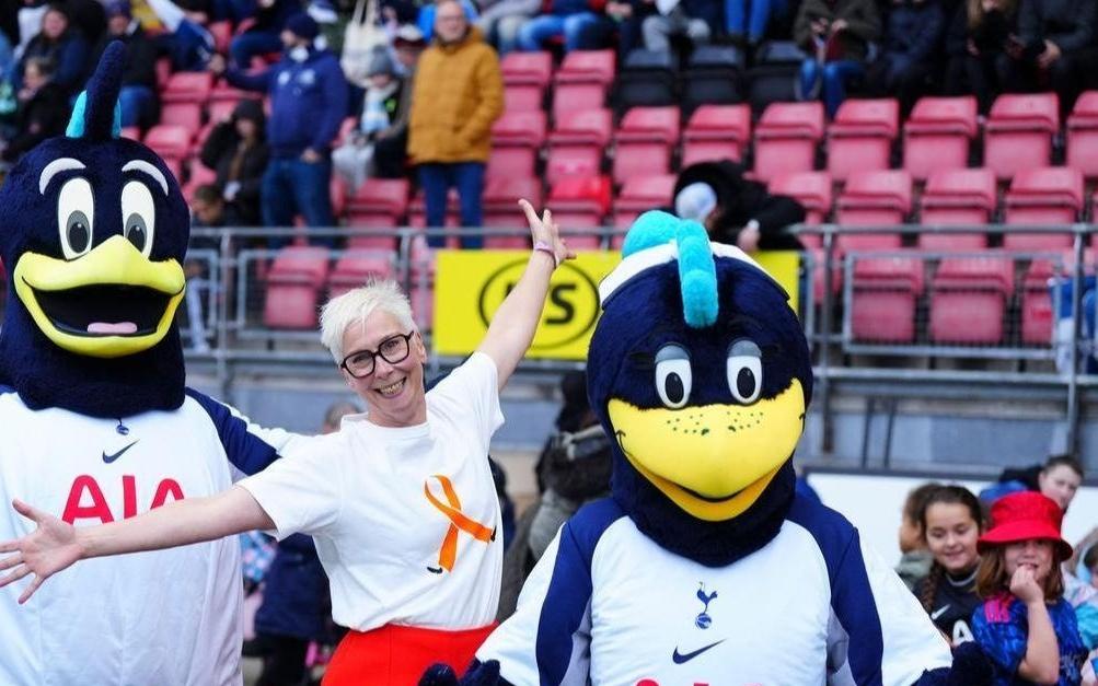 英媒：英超将禁止俱乐部左手倒右手，出