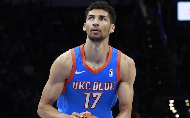 一夜3大消息！勇士一签一裁，湖人升实