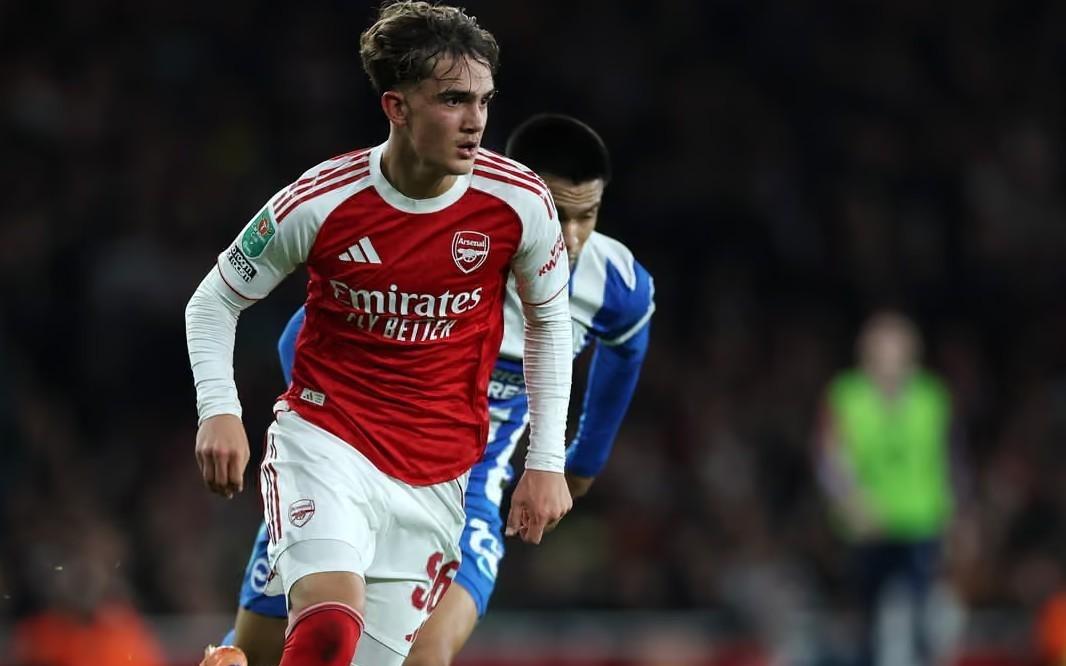 卫报：道曼全家都是阿森纳球迷，因此坚