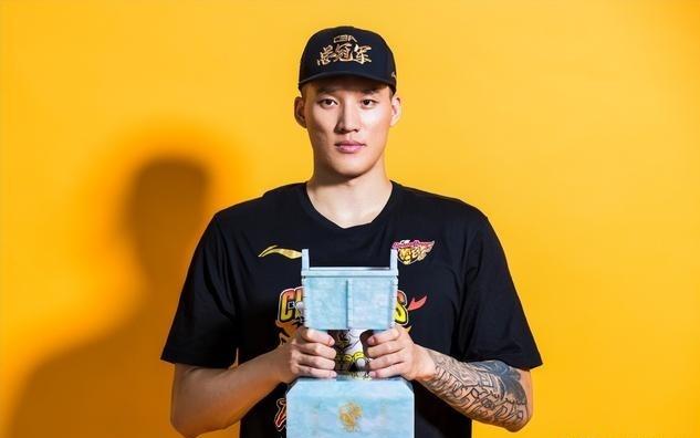 三屆CBA總冠軍成員！吉林男籃官宣與曾繁日完成簽約