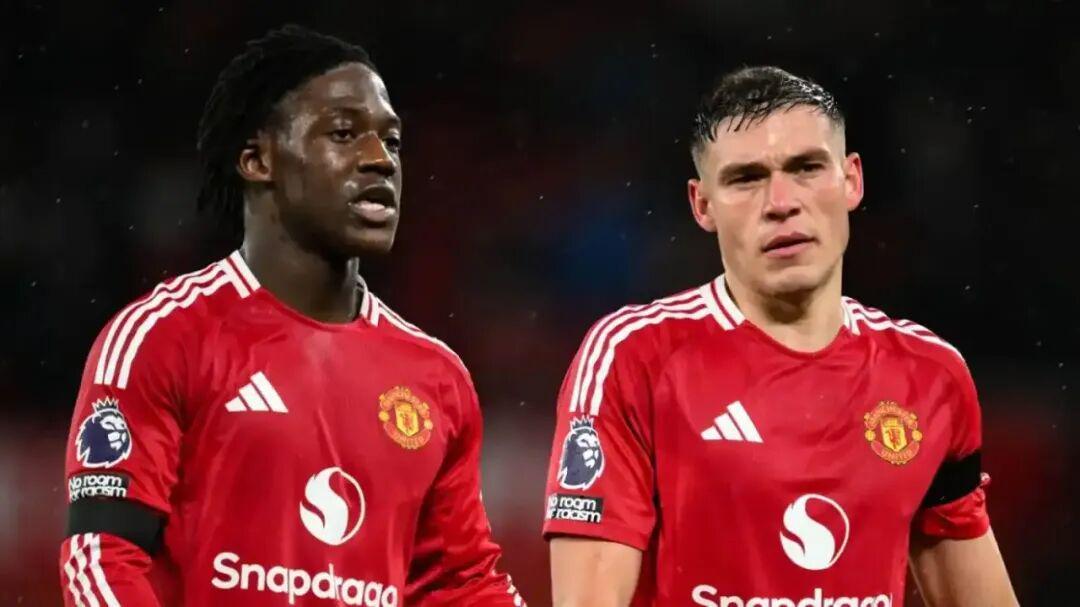 曼联半亿引援沦为水货！赛季仅2次英