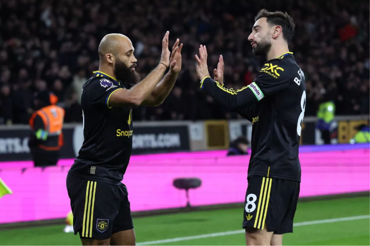 趁你病要你命,曼联客场战胜狼队,排名升至第六!