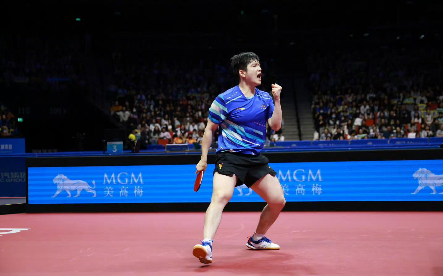 淚目！樊振東42逆轉(zhuǎn)進(jìn)決賽：28歲國(guó)乒戰(zhàn)神沖全運(yùn)會(huì)第六冠