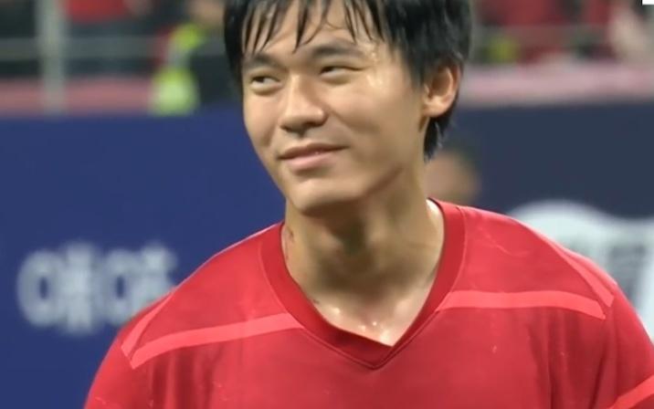 中超巨大争议!胡荷韬进球被吹,徐正源暴怒,蓉城助教染黄