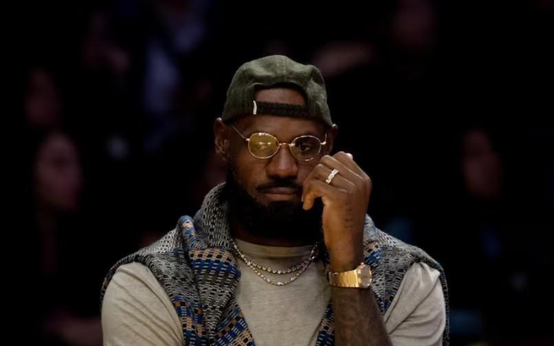 Shams:詹姆斯计划在今日对爵士一战复出,完成第23个赛季的首秀