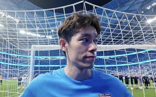 4主力背3黄牌,大连当判官一视同仁毕津浩可踢中锋新星有望首秀